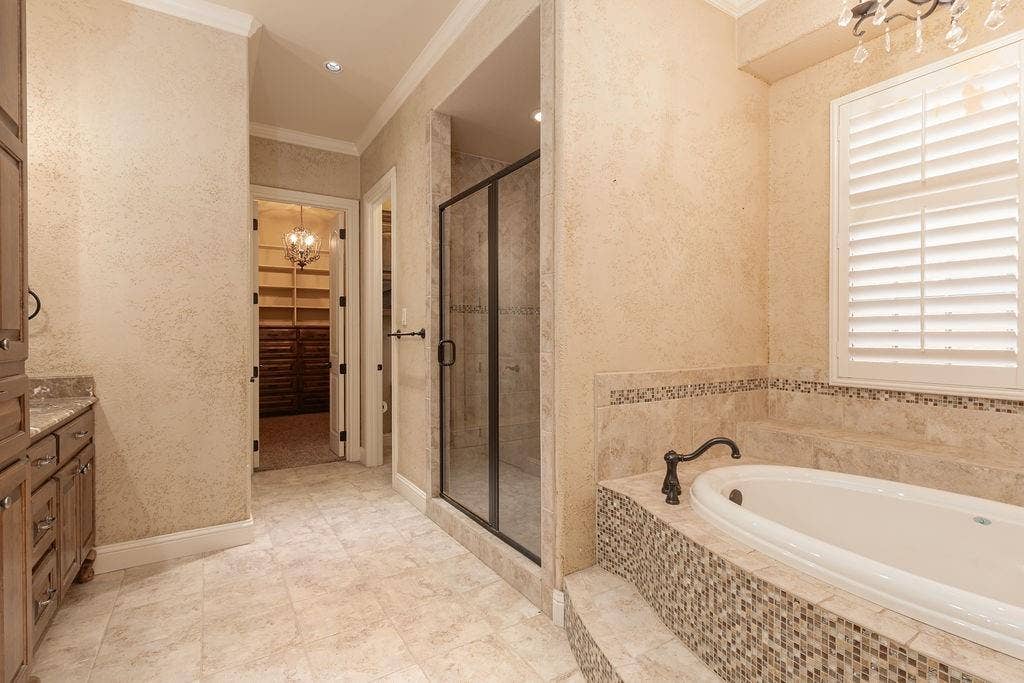 1407 S Houston Street, Kaufman, TX 75142 1407 S Houston Street, Kaufman, TX 75142