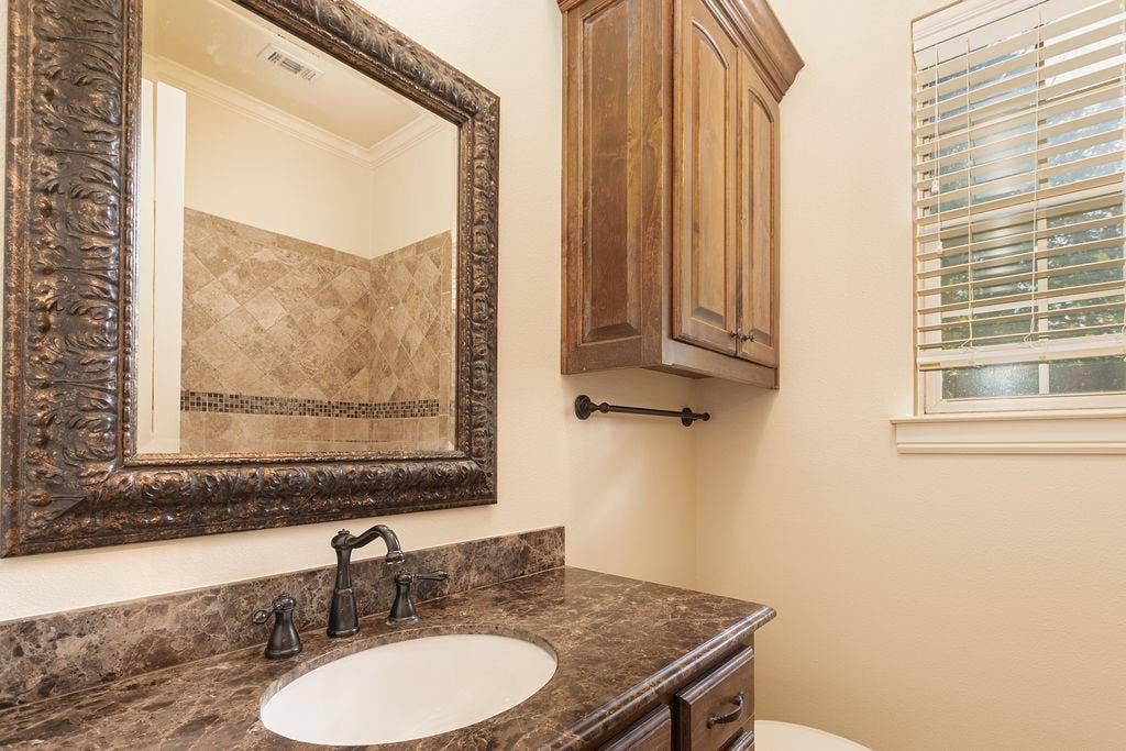 1407 S Houston Street, Kaufman, TX 75142 1407 S Houston Street, Kaufman, TX 75142