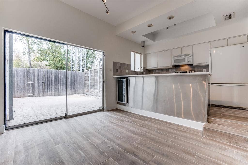 4135 Buena Vista Street, Dallas, TX 75204