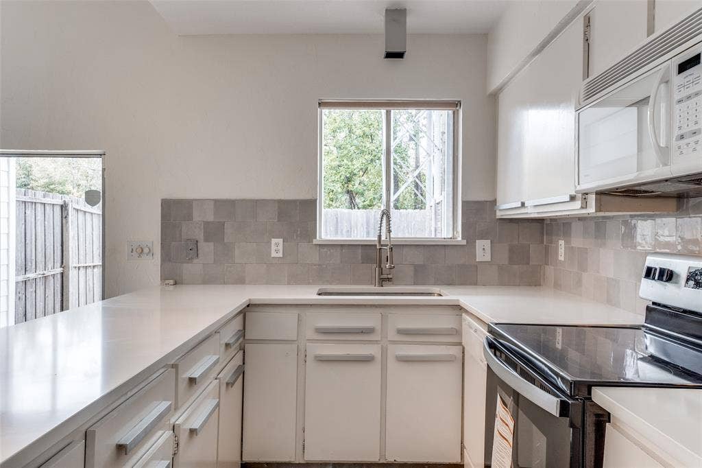 4135 Buena Vista Street, Dallas, TX 75204
