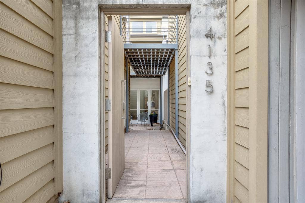 4135 Buena Vista Street, Dallas, TX 75204
