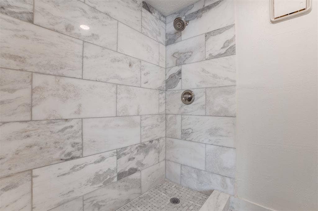 4135 Buena Vista Street, Dallas, TX 75204