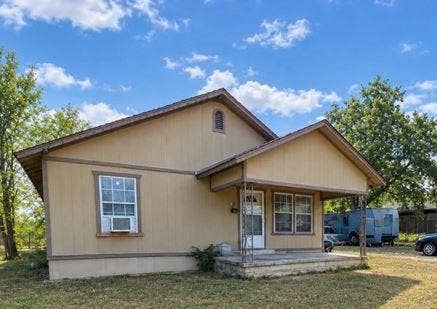 Property photo for 514 N Ellis Street, Groesbeck, TX