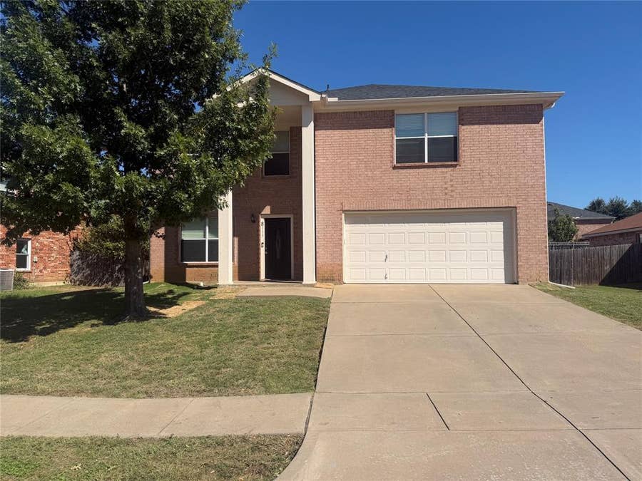 Property photo for 8115 Mossberg Drive, Arlington, TX