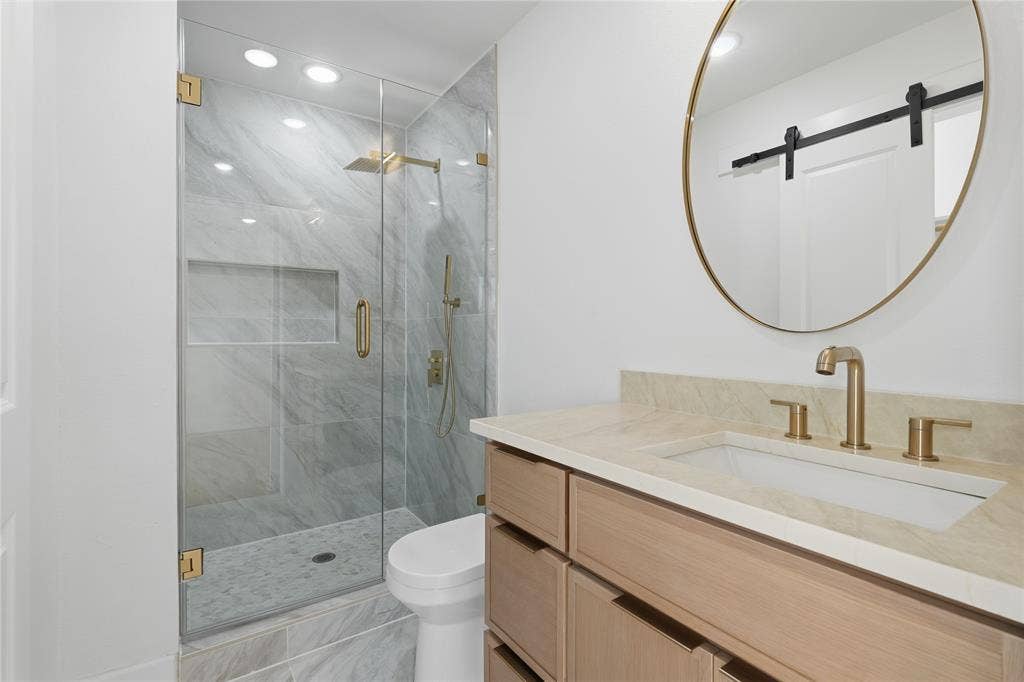 2400 Dyson Street, Dallas, TX 75215 2400 Dyson Street, Dallas, TX 75215