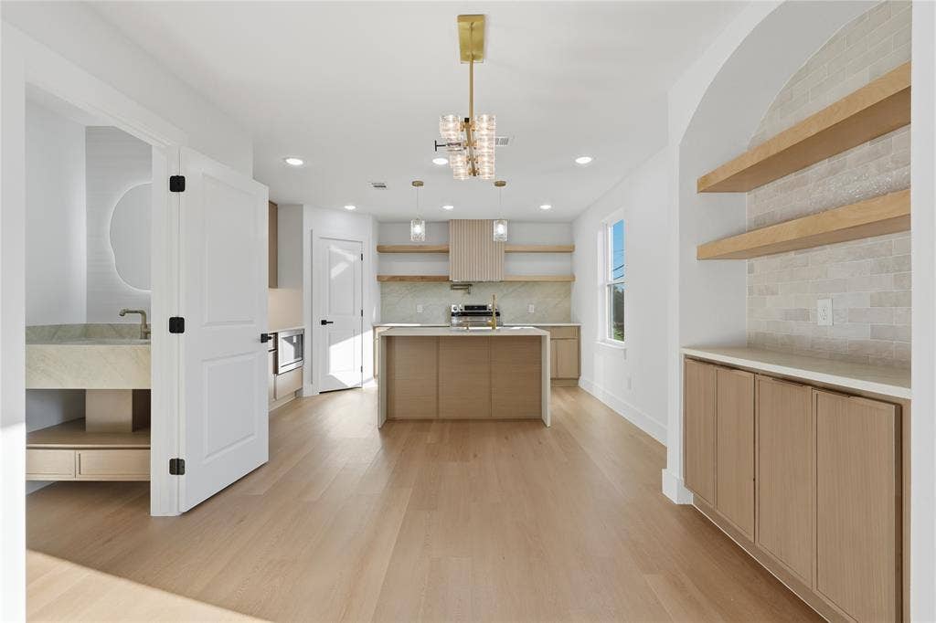 2400 Dyson Street, Dallas, TX 75215 2400 Dyson Street, Dallas, TX 75215