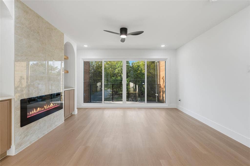 2400 Dyson Street, Dallas, TX 75215 2400 Dyson Street, Dallas, TX 75215