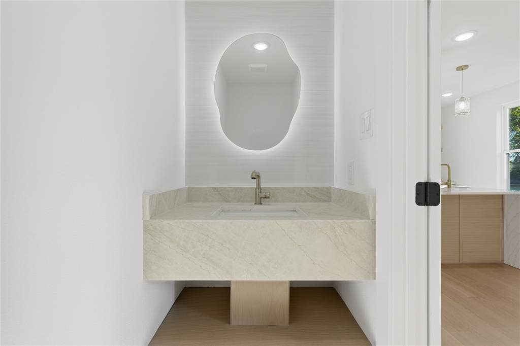 2400 Dyson Street, Dallas, TX 75215 2400 Dyson Street, Dallas, TX 75215