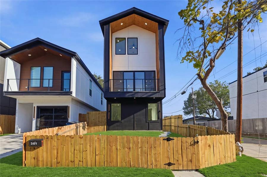 Property photo for 2400 Dyson Street, Dallas, TX