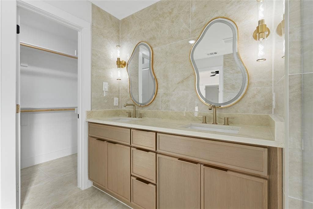 2400 Dyson Street, Dallas, TX 75215 2400 Dyson Street, Dallas, TX 75215