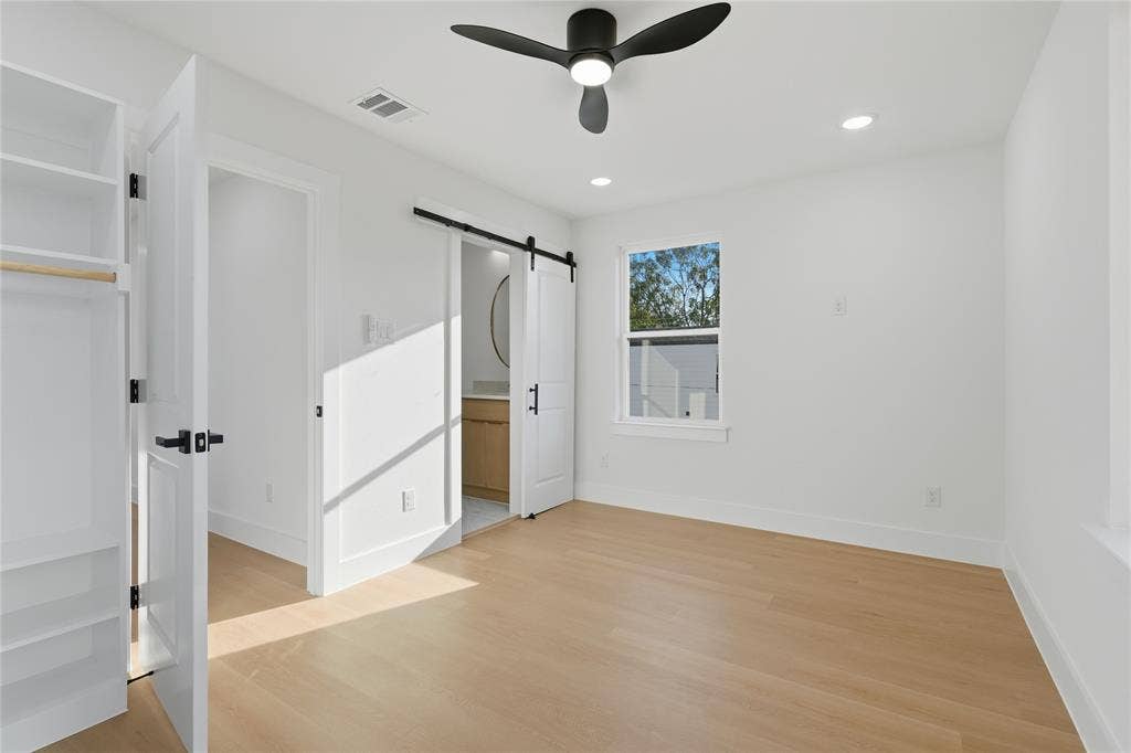 2400 Dyson Street, Dallas, TX 75215 2400 Dyson Street, Dallas, TX 75215