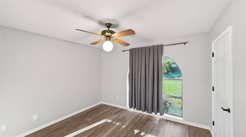 1903 W Spanish Oak Drive, Granbury, TX 76048 Bedroom 3
