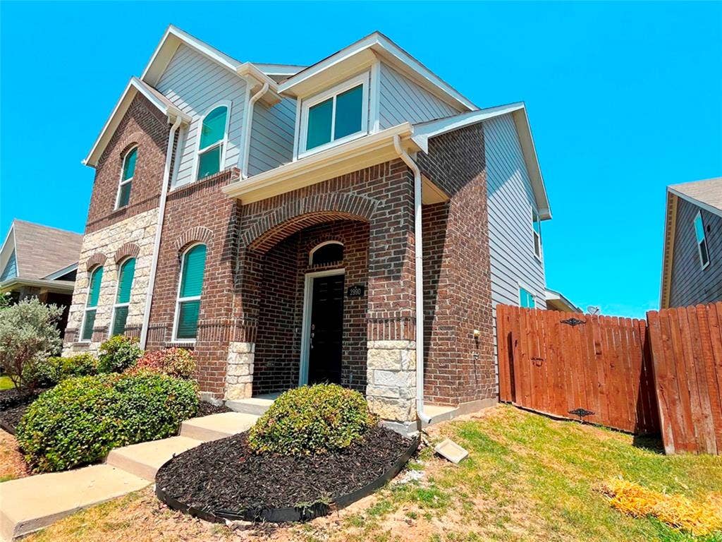 2990 Cedeno Drive, Heartland, TX 75126