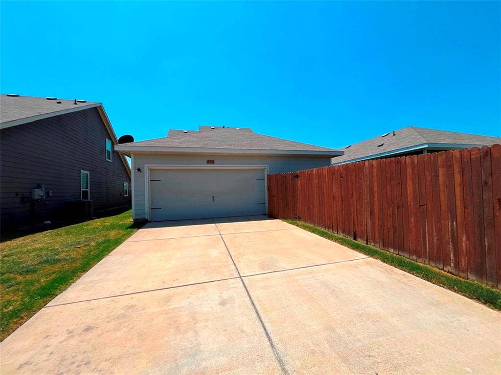 2990 Cedeno Drive, Heartland, TX 75126