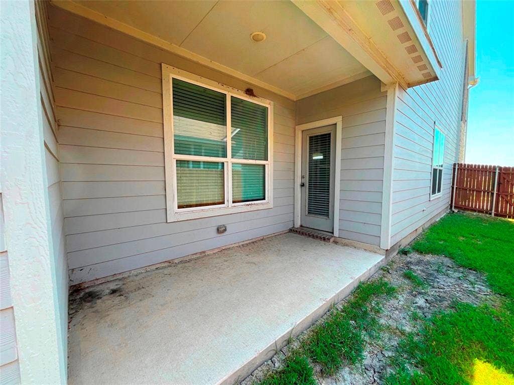 2990 Cedeno Drive, Heartland, TX 75126