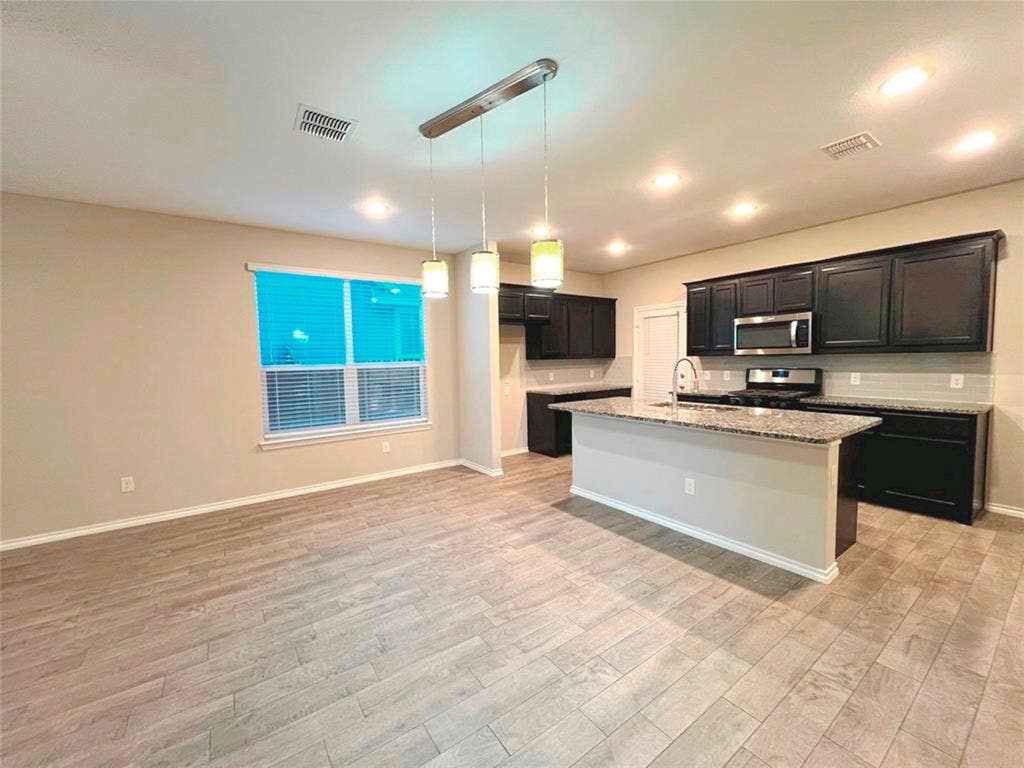 2990 Cedeno Drive, Heartland, TX 75126