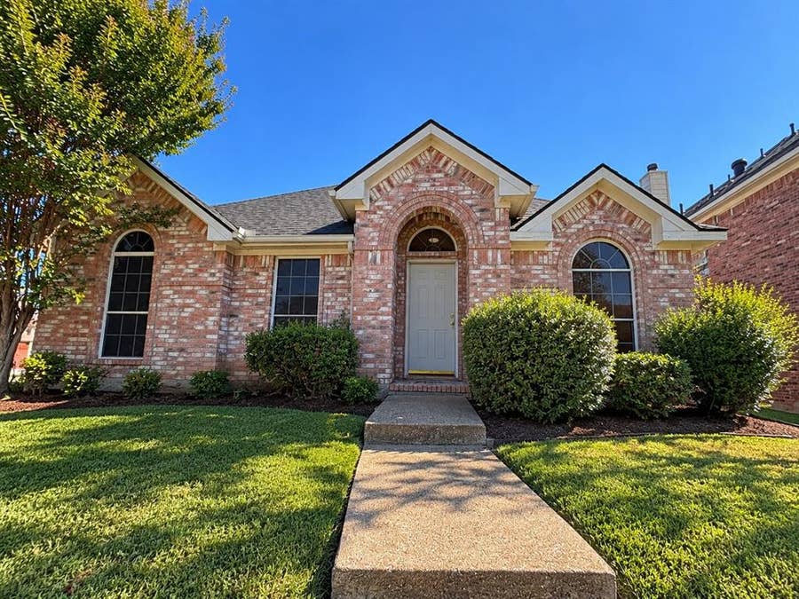 Property photo for 1906 Dartbrook Drive, Rowlett, TX