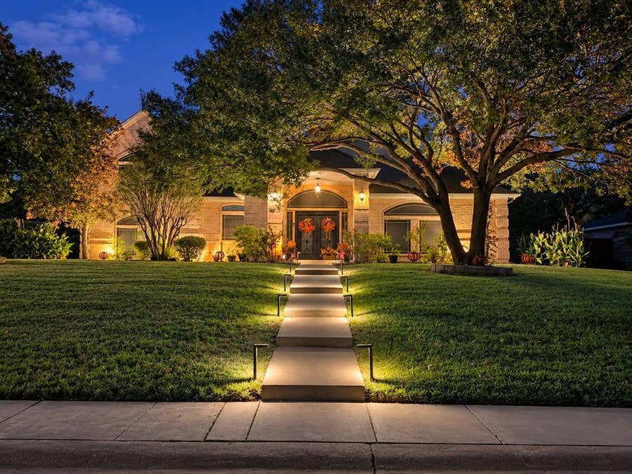 Property photo for 605 Edgewood Lane, Ovilla, TX