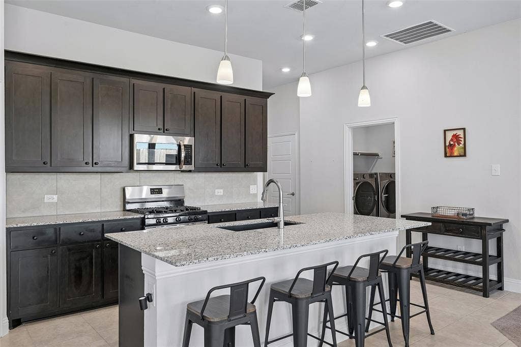 4036 Sparrow Trail, Melissa, TX 75454 Spacious Kitchen