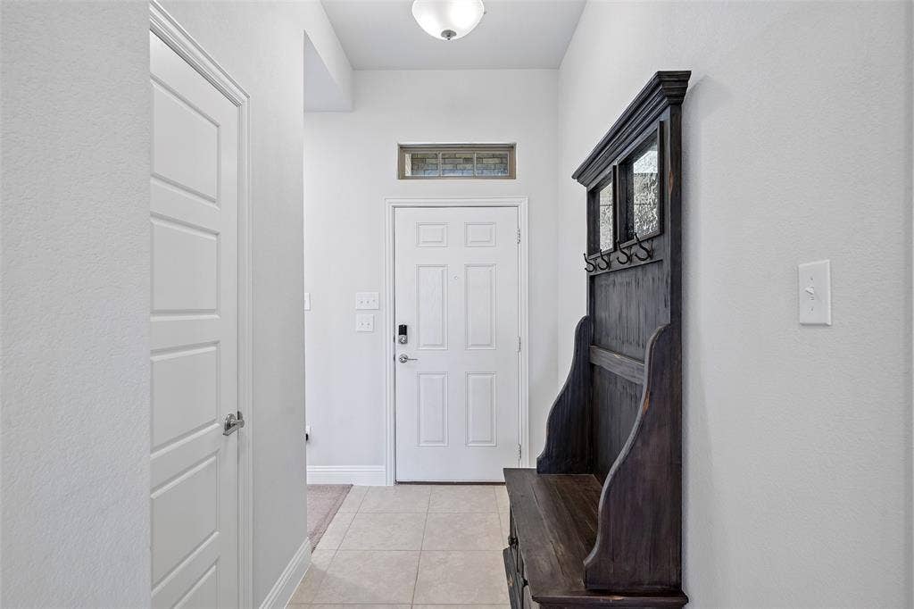 4036 Sparrow Trail, Melissa, TX 75454 Foyer