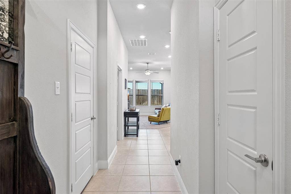 4036 Sparrow Trail, Melissa, TX 75454 Foyer