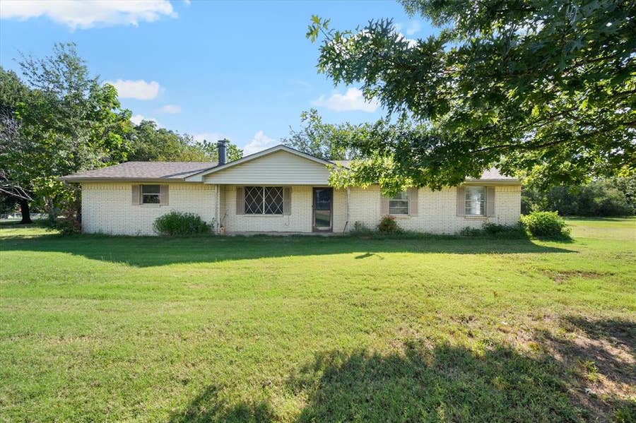Property photo for 2920 County Road 531, Burleson, TX