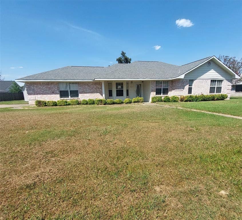 Property photo for 305 Starlight St, Idabel, OK