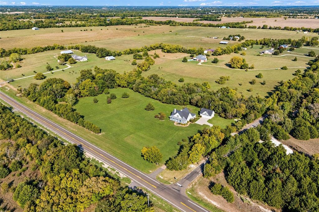 15411 County Road 482, Van Alstyne, TX 75495 15411 County Road 482, Van Alstyne, TX 75495