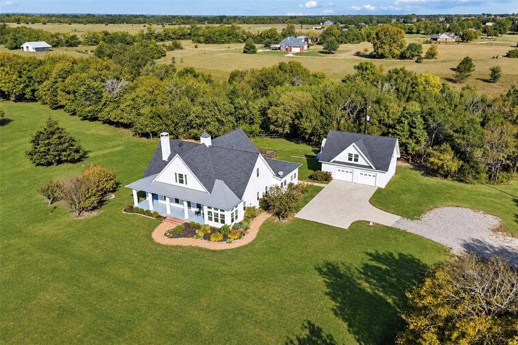 15411 County Road 482, Van Alstyne, TX 75495 15411 County Road 482, Van Alstyne, TX 75495