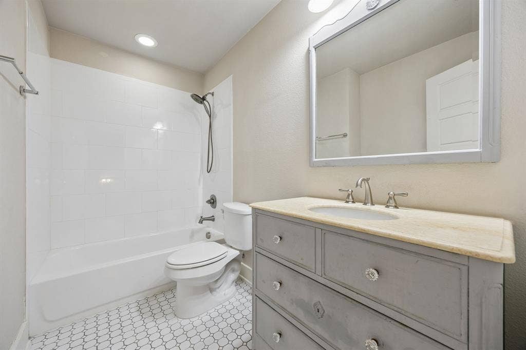 15411 County Road 482, Van Alstyne, TX 75495 15411 County Road 482, Van Alstyne, TX 75495