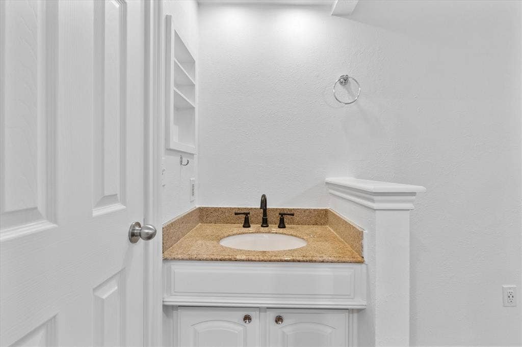 1704 Papeete Drive, Plano, TX 75075