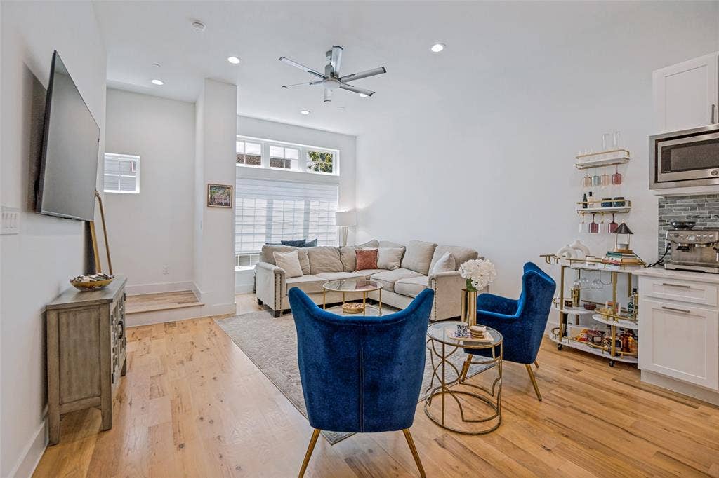 1910 Caddo Street, #B102, Dallas, TX 75204 1910 Caddo Street, #B102, Dallas, TX 75204