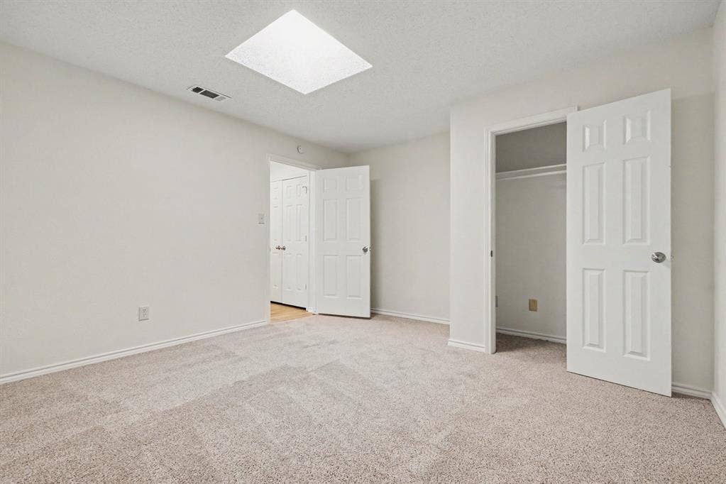 5825 Preston Valley Drive, Dallas, TX 75240 5825 Preston Valley Drive, Dallas, TX 75240