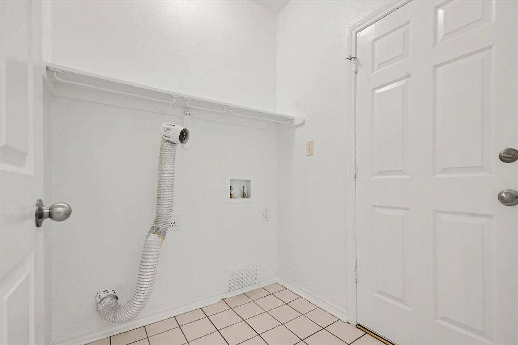 5825 Preston Valley Drive, Dallas, TX 75240 5825 Preston Valley Drive, Dallas, TX 75240