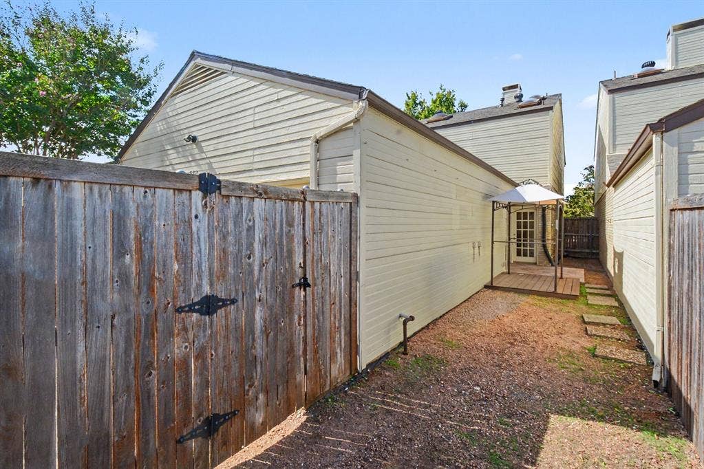 5825 Preston Valley Drive, Dallas, TX 75240 5825 Preston Valley Drive, Dallas, TX 75240