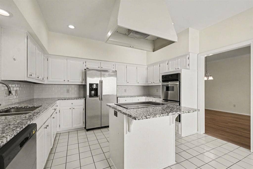 5825 Preston Valley Drive, Dallas, TX 75240 5825 Preston Valley Drive, Dallas, TX 75240