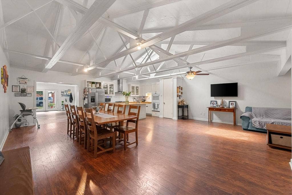 2548 Wood Valley Place, Dallas, TX 75211