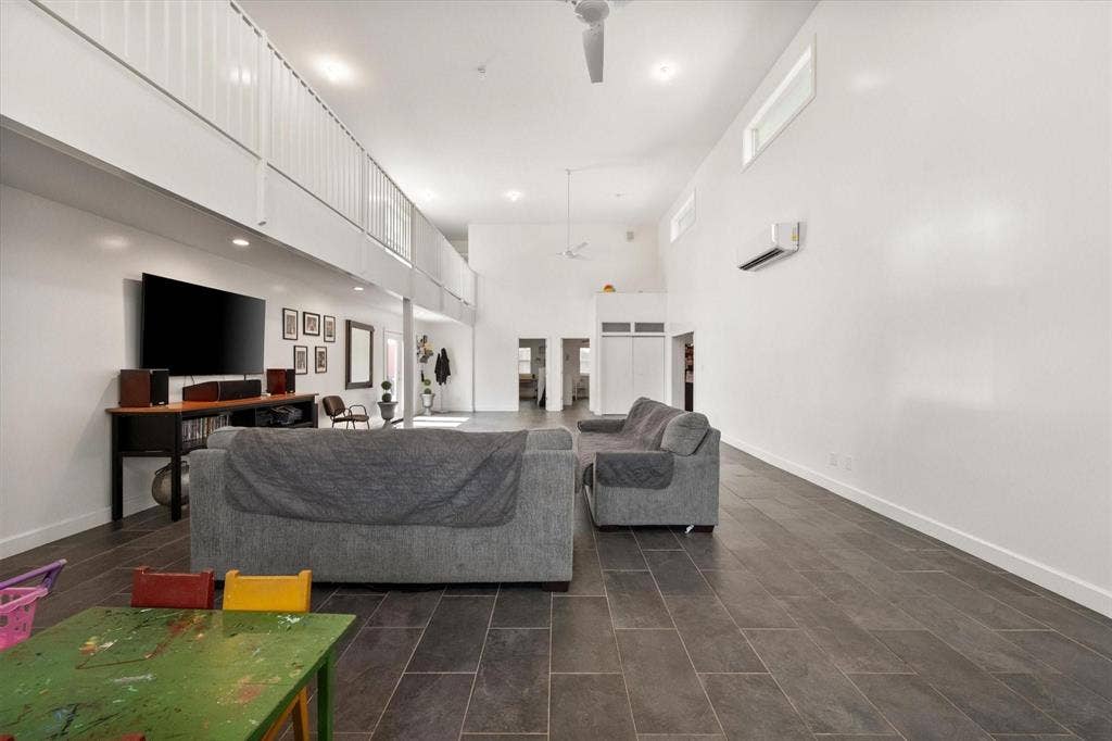 2548 Wood Valley Place, Dallas, TX 75211