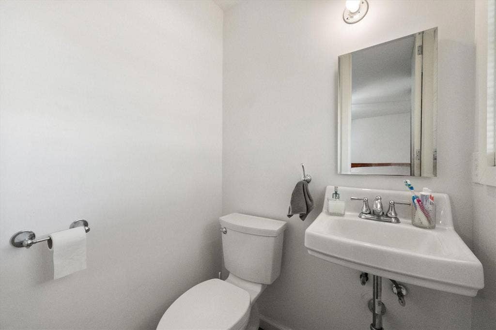 2548 Wood Valley Place, Dallas, TX 75211