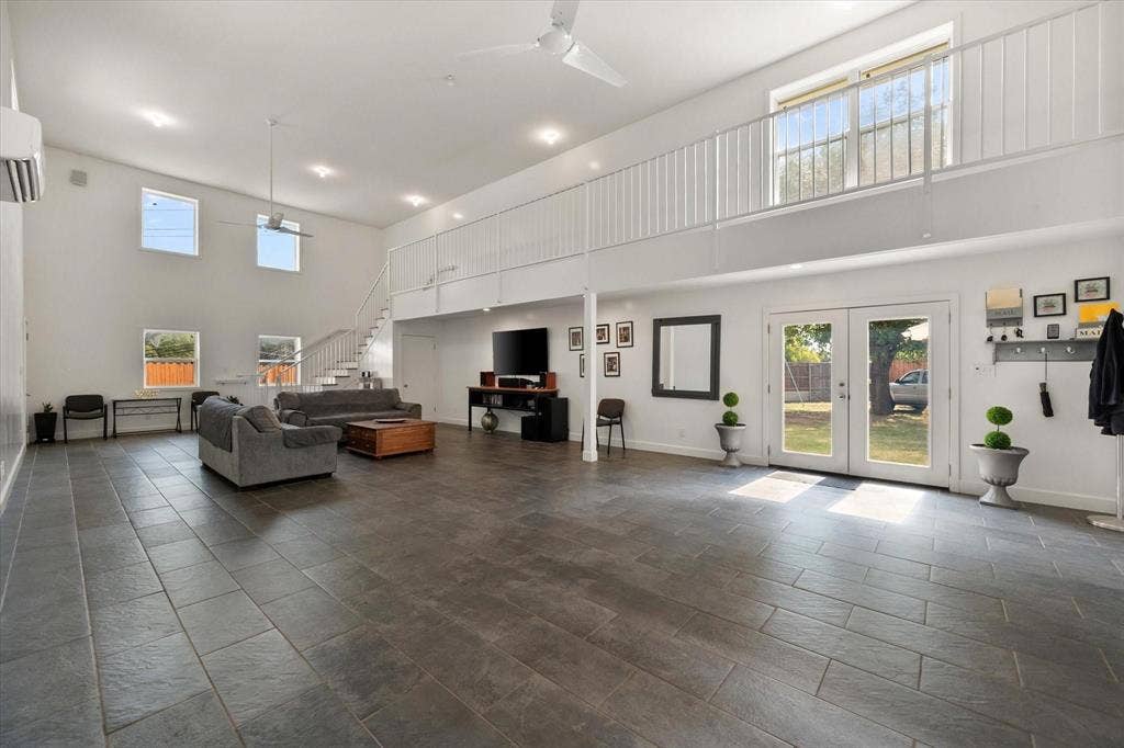 2548 Wood Valley Place, Dallas, TX 75211