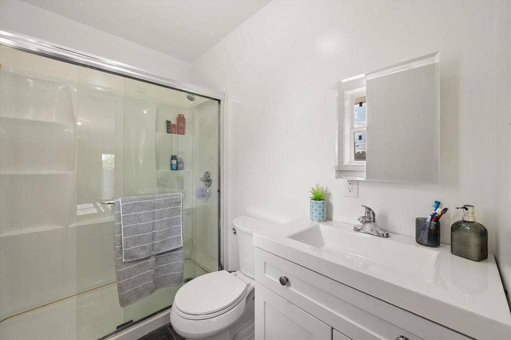 2548 Wood Valley Place, Dallas, TX 75211