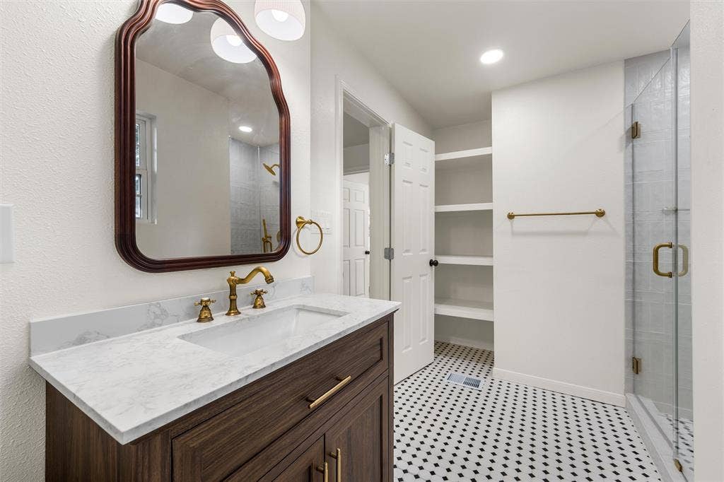 4000 Cobbs Drive, Waco, TX 76708 4000 Cobbs Drive, Waco, TX 76708