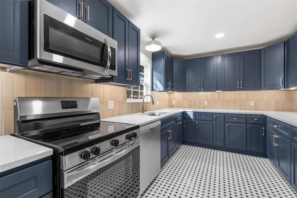 4000 Cobbs Drive, Waco, TX 76708 4000 Cobbs Drive, Waco, TX 76708