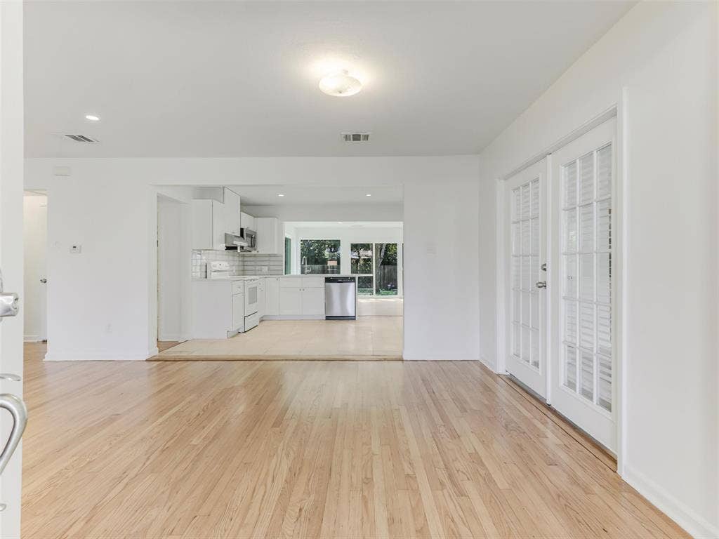 4026 Beechwood Lane, Dallas, TX 75220 4026 Beechwood Lane, Dallas, TX 75220