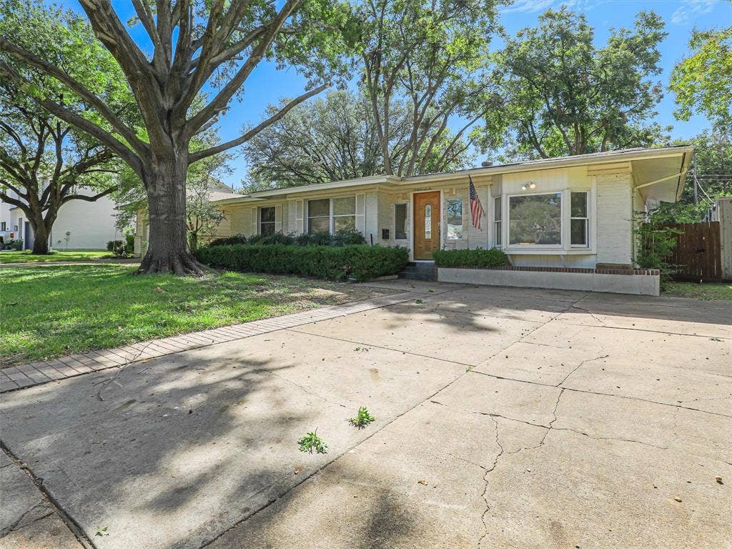4026 Beechwood Lane, Dallas, TX 75220 4026 Beechwood Lane, Dallas, TX 75220