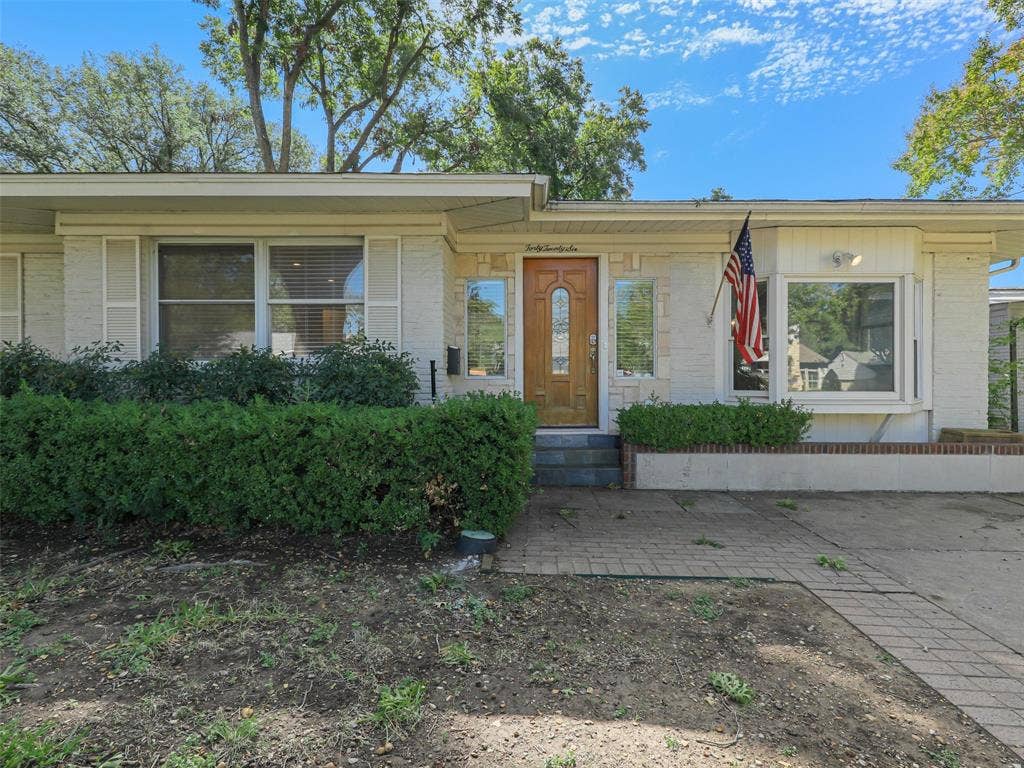 4026 Beechwood Lane, Dallas, TX 75220 4026 Beechwood Lane, Dallas, TX 75220