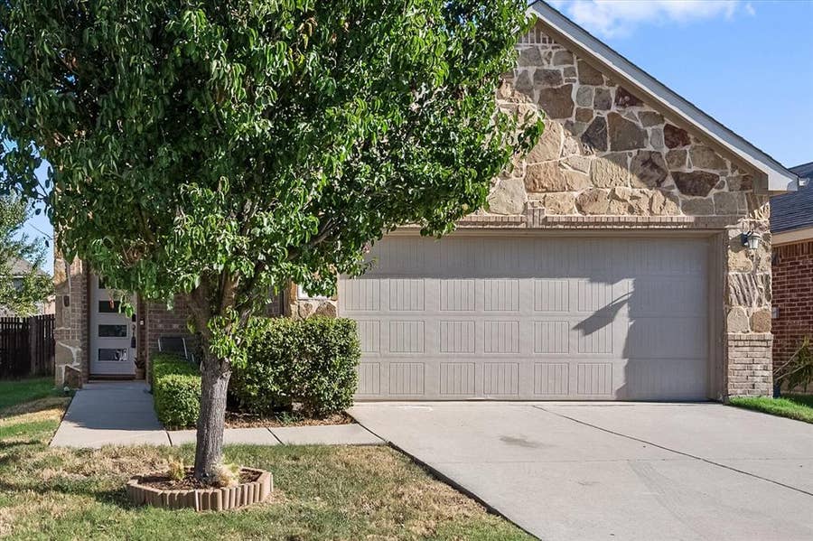 Property photo for 8825 Deadwood Lane, Aubrey, TX