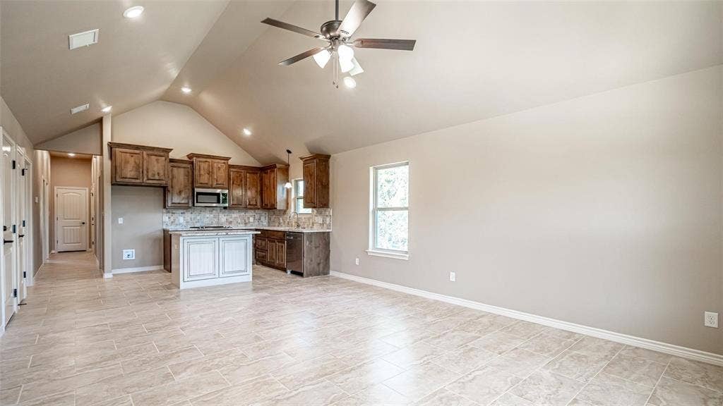 2510 Smokerise Trail, Granbury, TX 76048 2510 Smokerise Trail, Granbury, TX 76048