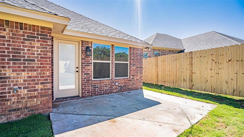 2510 Smokerise Trail, Granbury, TX 76048 2510 Smokerise Trail, Granbury, TX 76048