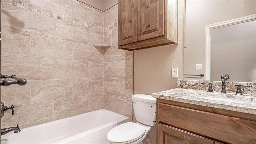 2510 Smokerise Trail, Granbury, TX 76048 2510 Smokerise Trail, Granbury, TX 76048